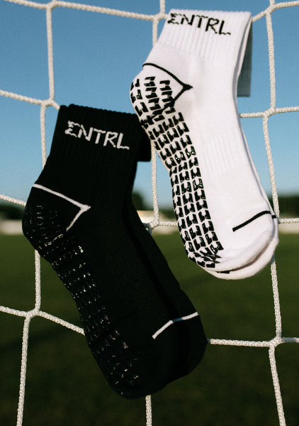 CNTRL Socks 2.0 gripsokken voor voetbal. Pak de ultieme grip met de gripsokken van CNTRL Socks. Een cruciale aanvulling op de voetbalsokken van jouw club.